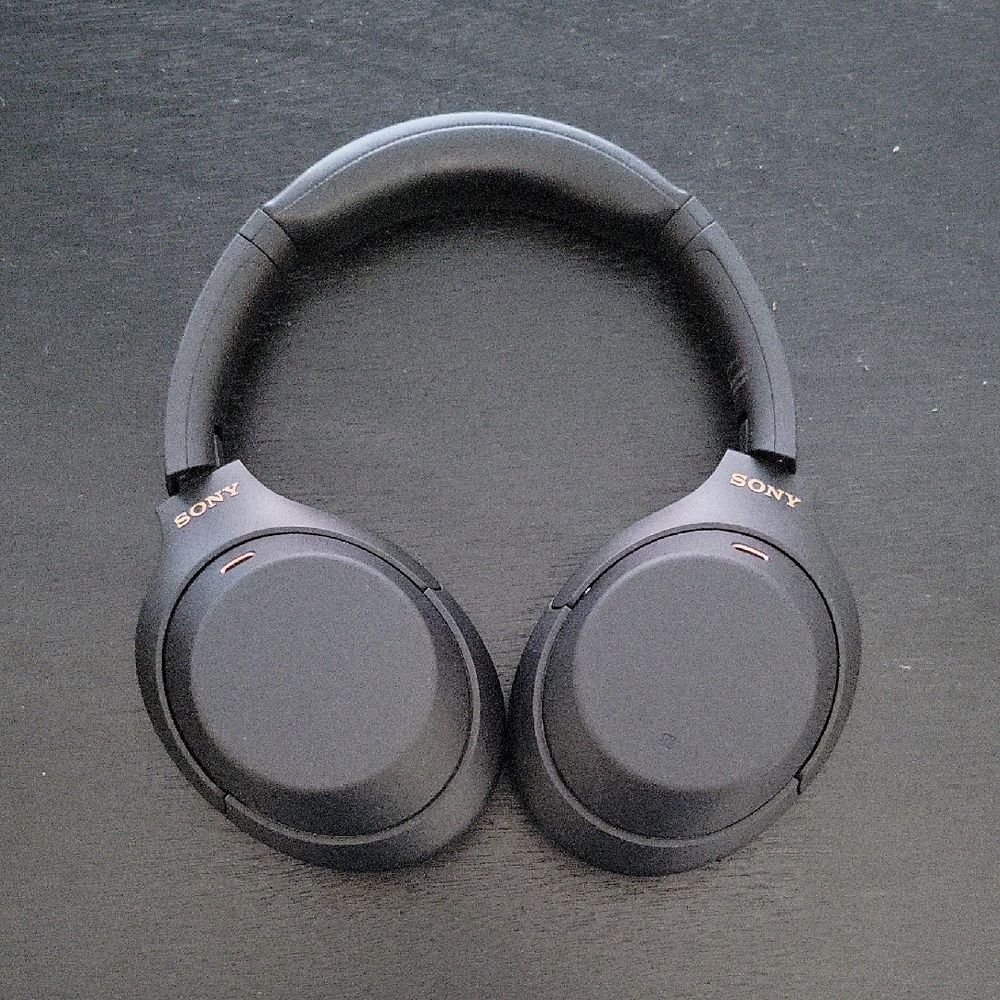 Sony XM-4 Over-Ear Headphones With Case - Black - Picture 3 of 4